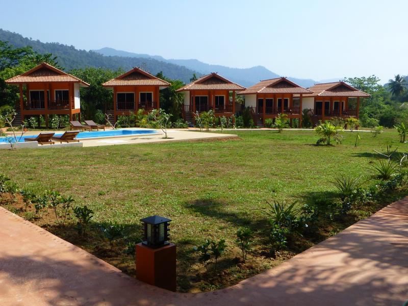 Khao Sok Jasmine Garden Resort - Sha Certified Khao Sok National Park Zewnętrze zdjęcie